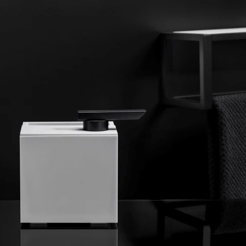 Fristående Tvålpump & Tandborsthållare The Cube Svart Matt 385 ml